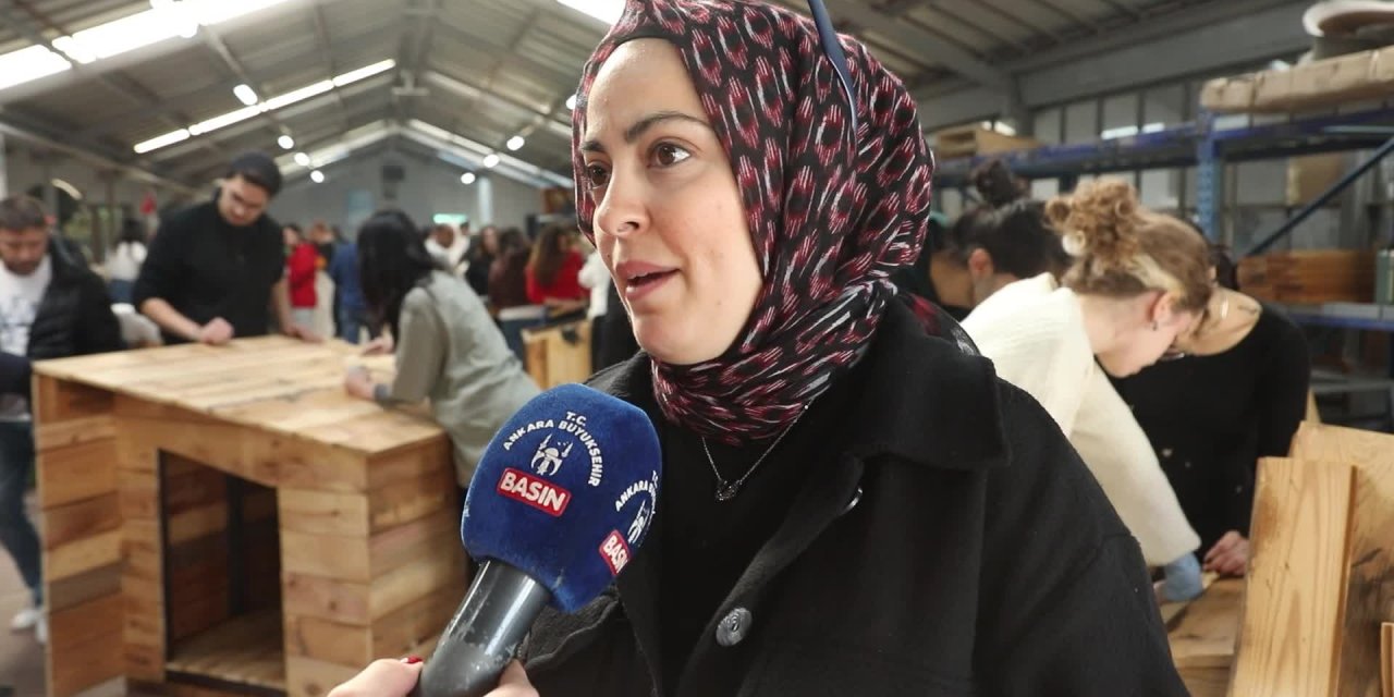 ABB’nin Geri Dönüşüm Atölyelerinde Yapılan Köpek Kulübeleri Dağıtıldı