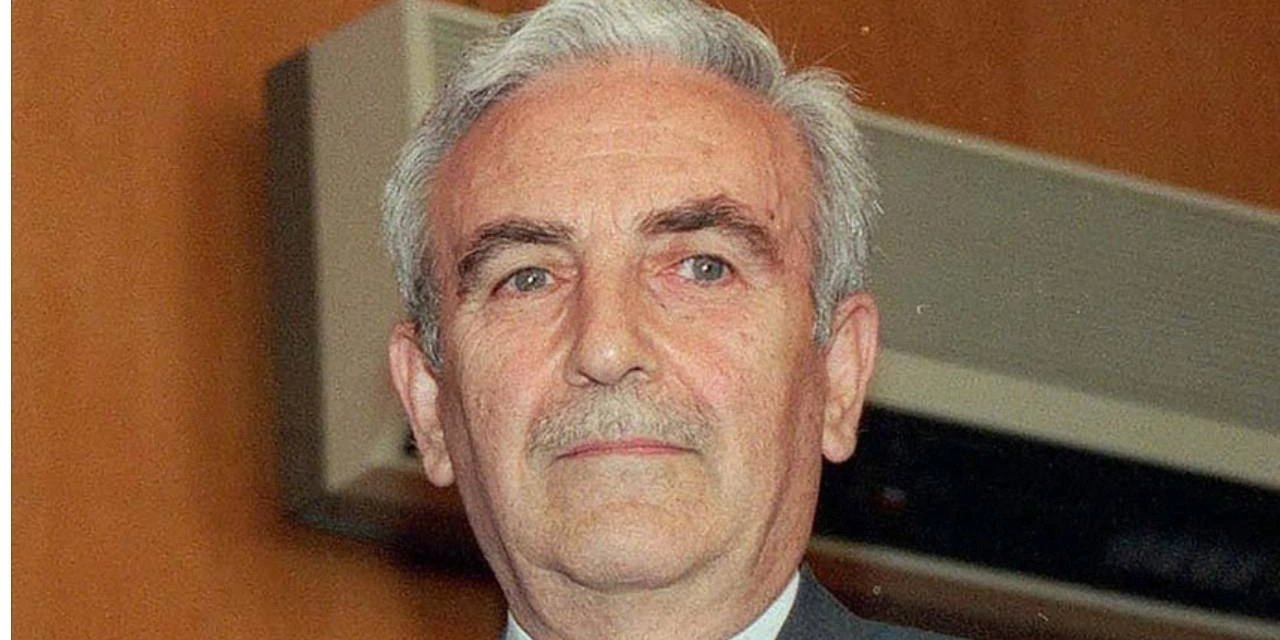 Eski İçişleri Bakanı Burhan Cahit Bayar yaşamını yitirdi