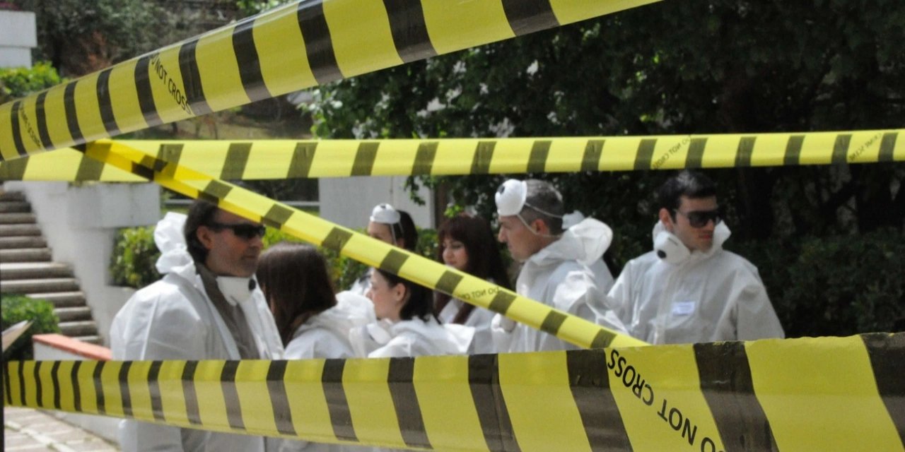 Emekli maaşını alabilmek için ölen babasını evde sakladı