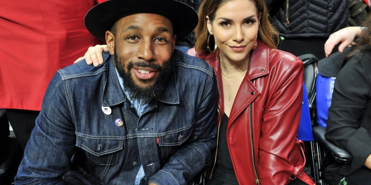 Ünlü isimden acı haber: Cansız bedeni kaldığı odada bulundu