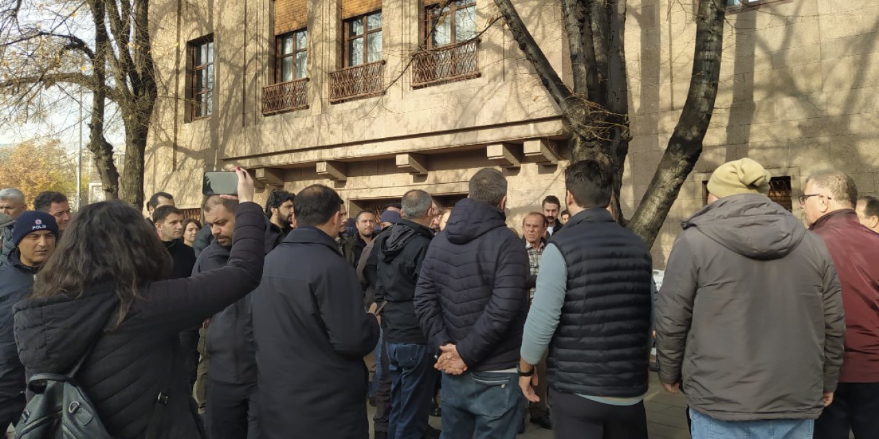 KESK'in Meclis önündeki eylemine polis engeli