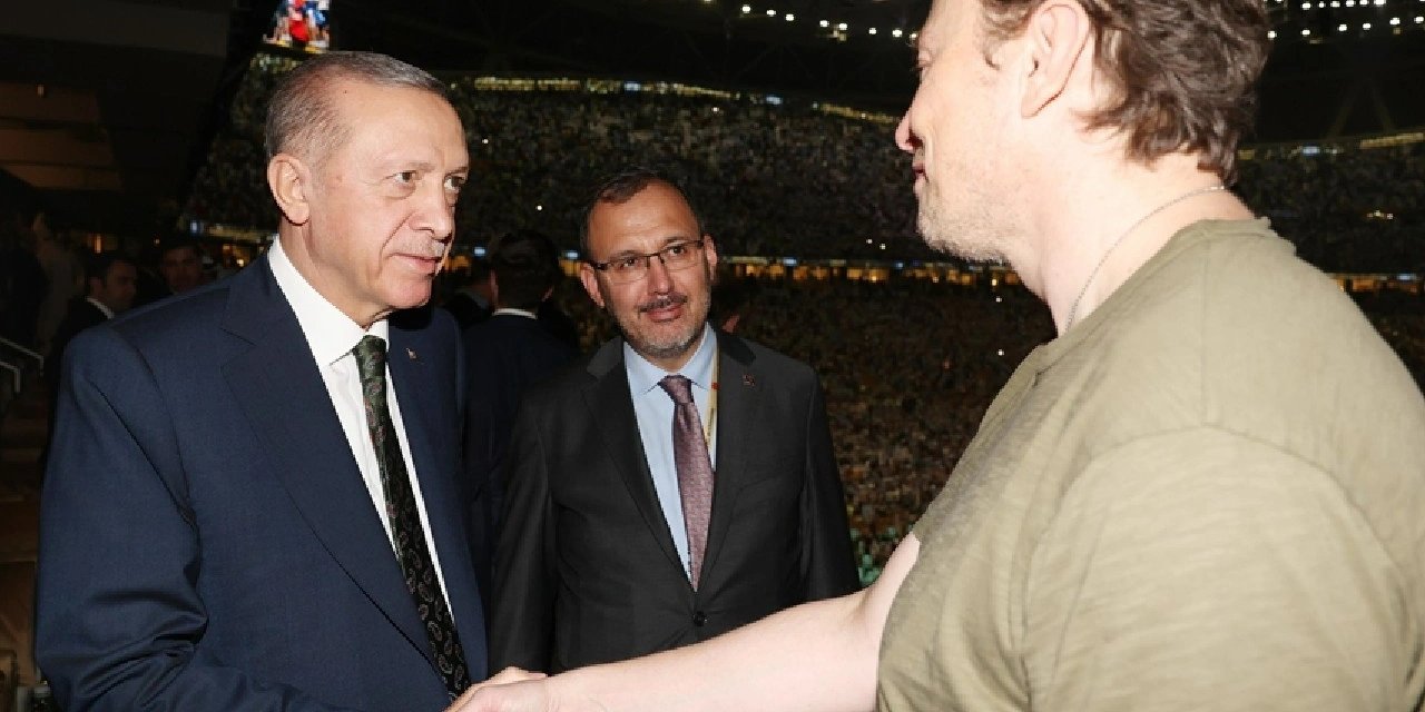 Erdoğan, Dünya Kupası final maçında Elon Musk ile görüştü