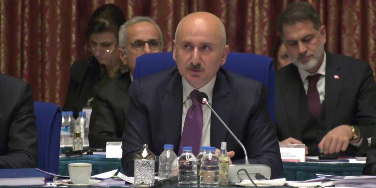 Bakan Karaismailoğlu'ndan asgari ücret yorumu: Çalışanların cebine iyi para girecek