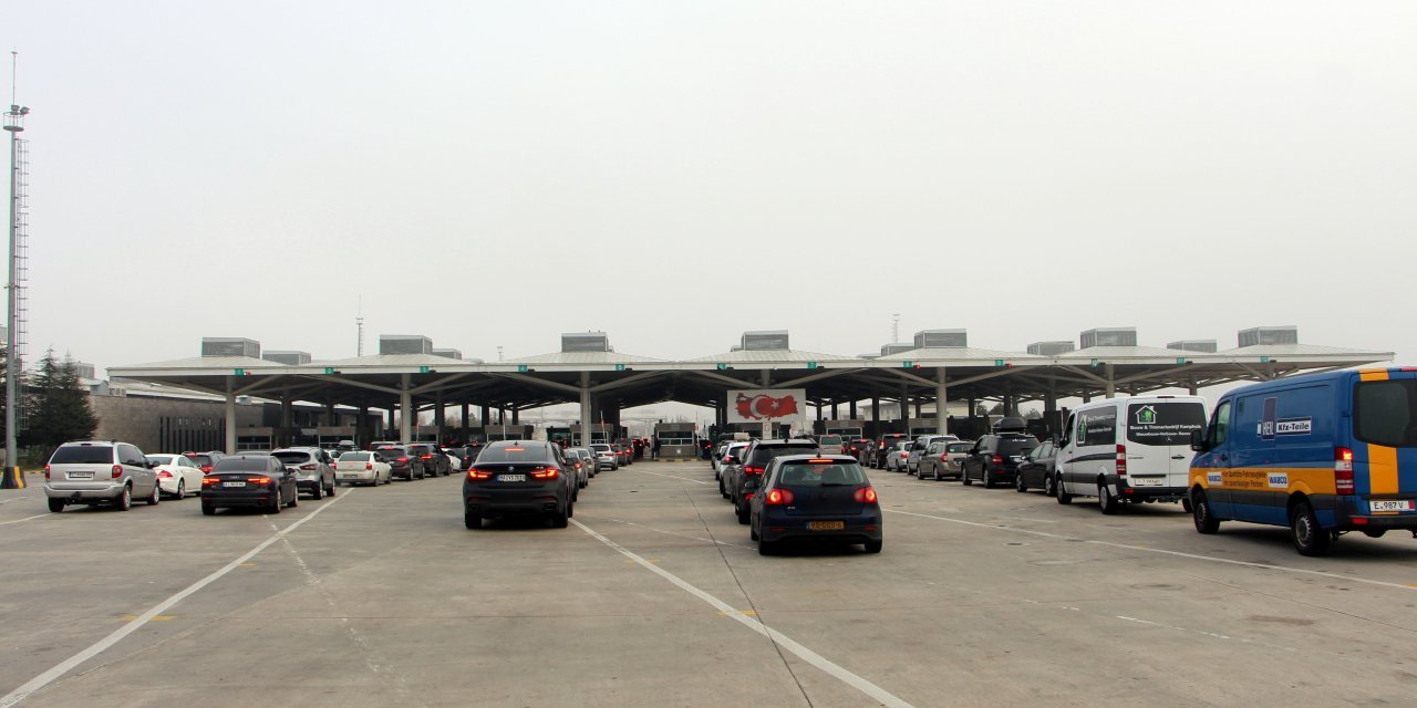 Kapıkule'de yılbaşı yoğunluğu, Edirne'de oteller doldu