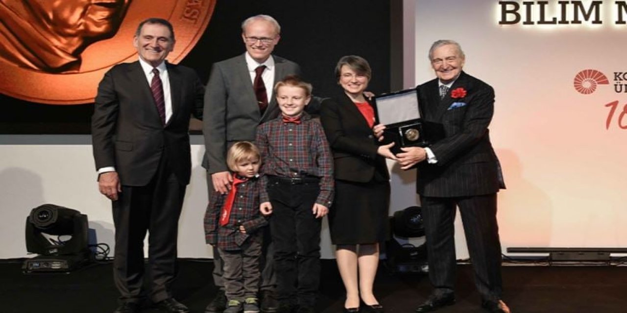 Ertuğrul Özkök yazdı: Kedilerimize çip taktırdığım gün öğrendiğim çok acayip bir şey