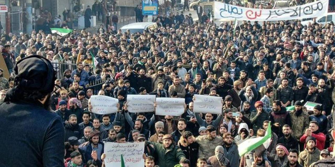 Ankara-Şam yakınlaşmasına Suriyeli muhaliflerden protesto