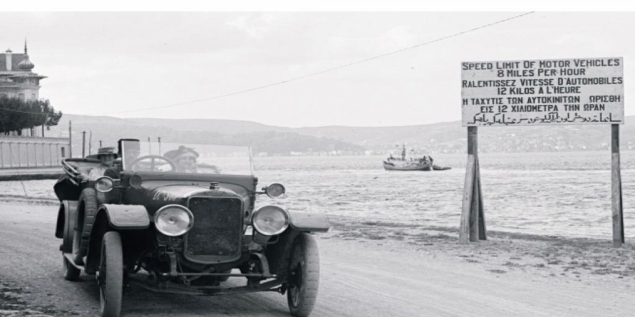 Ertuğrul Özkök yazdı: 100 Yıl Önce İmam Yoktu Ama Huber Köşkünün Önündeki Bu Pano Vardı