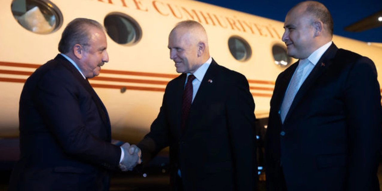 AKP tarihine geçti: Mustafa Şentop dünyayı 7 kez turladı