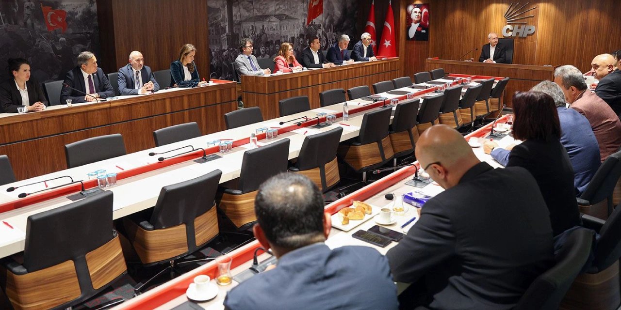 CHP'de 'başörtüsü' tartışması: Eğilim 'hayır' yönünde, Kılıçdaroğlu karar verecek