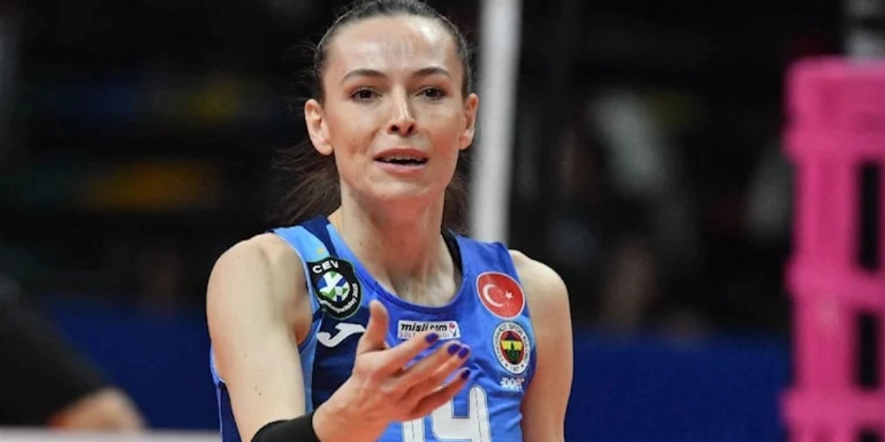 Voleybolcu Eda Erdem Dündar, zatürreye yakalandı
