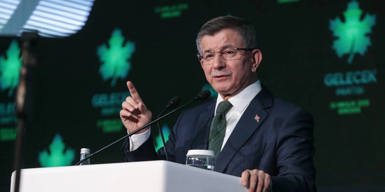 Davutoğlu'ndan 'vesayet' eleştirilerine yanıt: Cumhurbaşkanlığı Hükümet Modeli'ne zihnen teslim olmuşlar