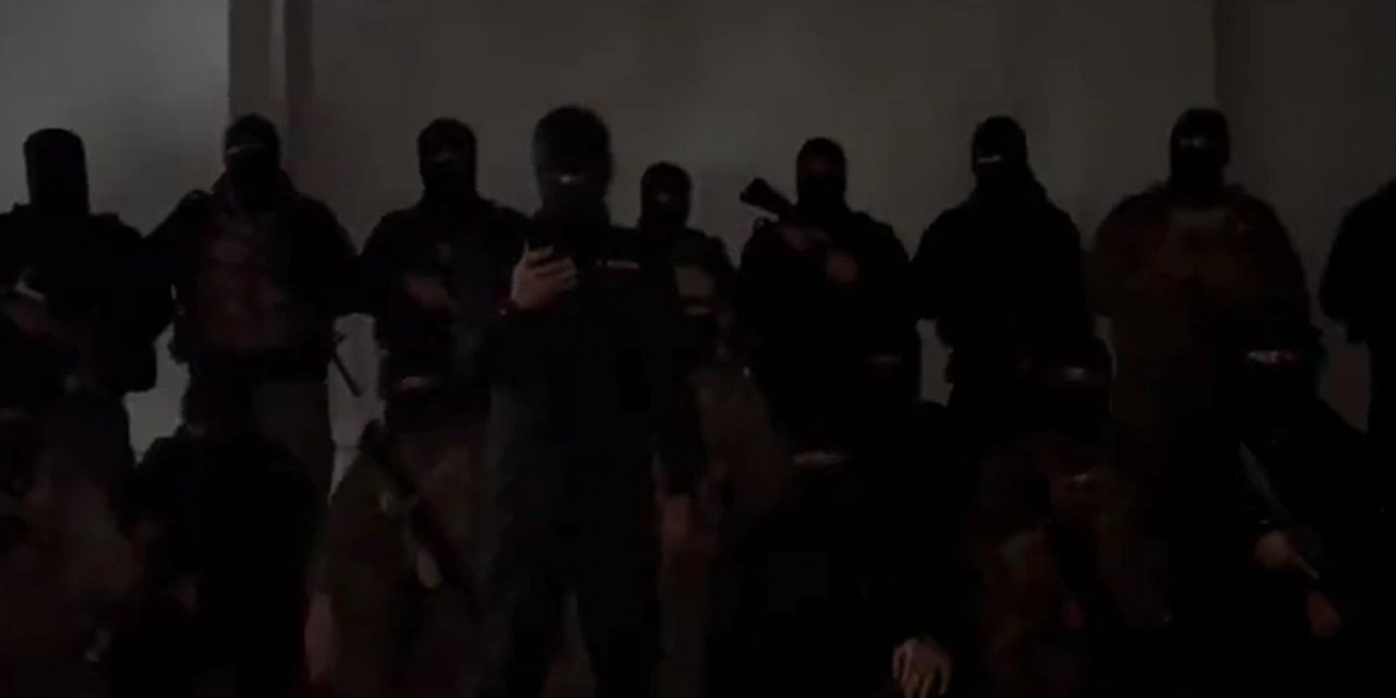 Silahlı grup, tekbir getirerek açıklama yaptı: Çakıcı reisimiz ne derse onu yaparız