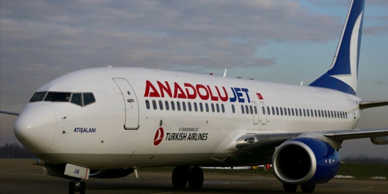 İstanbul-Antalya seferini yapan uçağa yıldırım çarptı