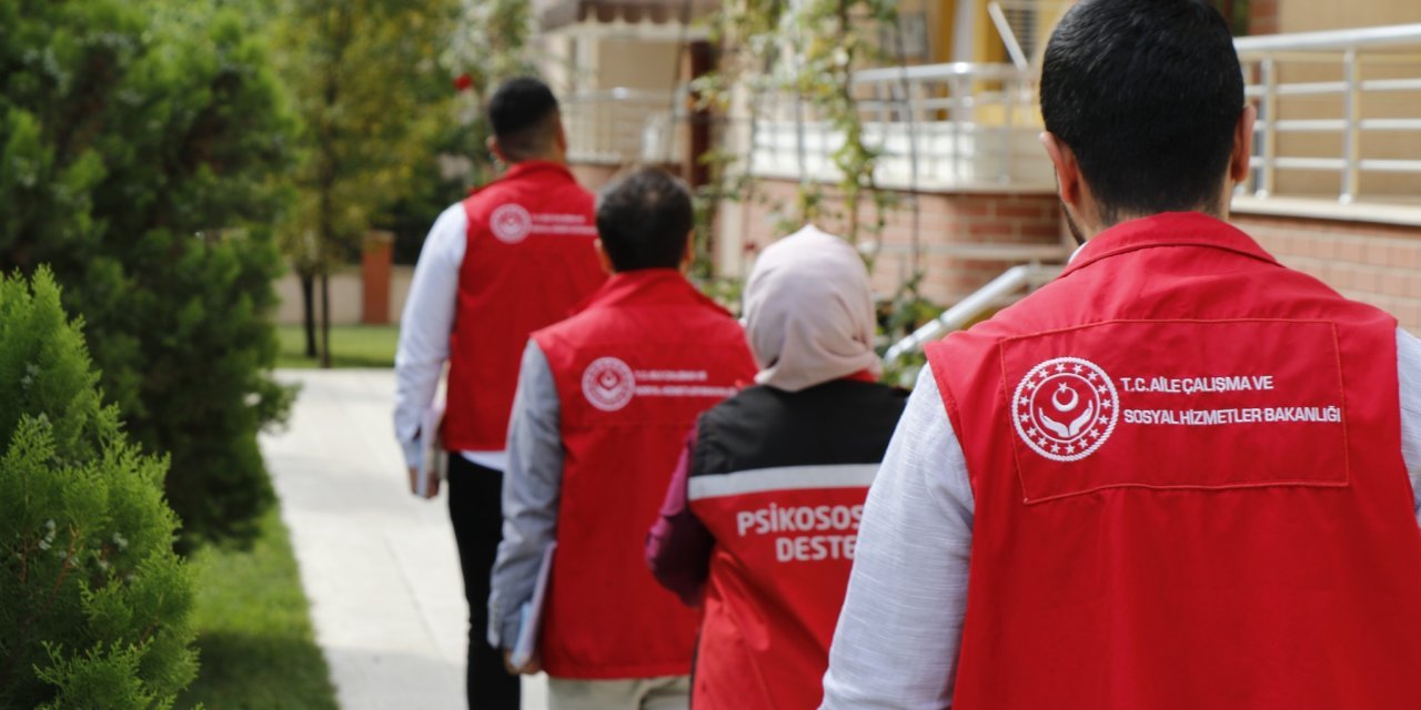 Bakanlık memuru, Erdoğan’ın AKP mektubuyla sahada