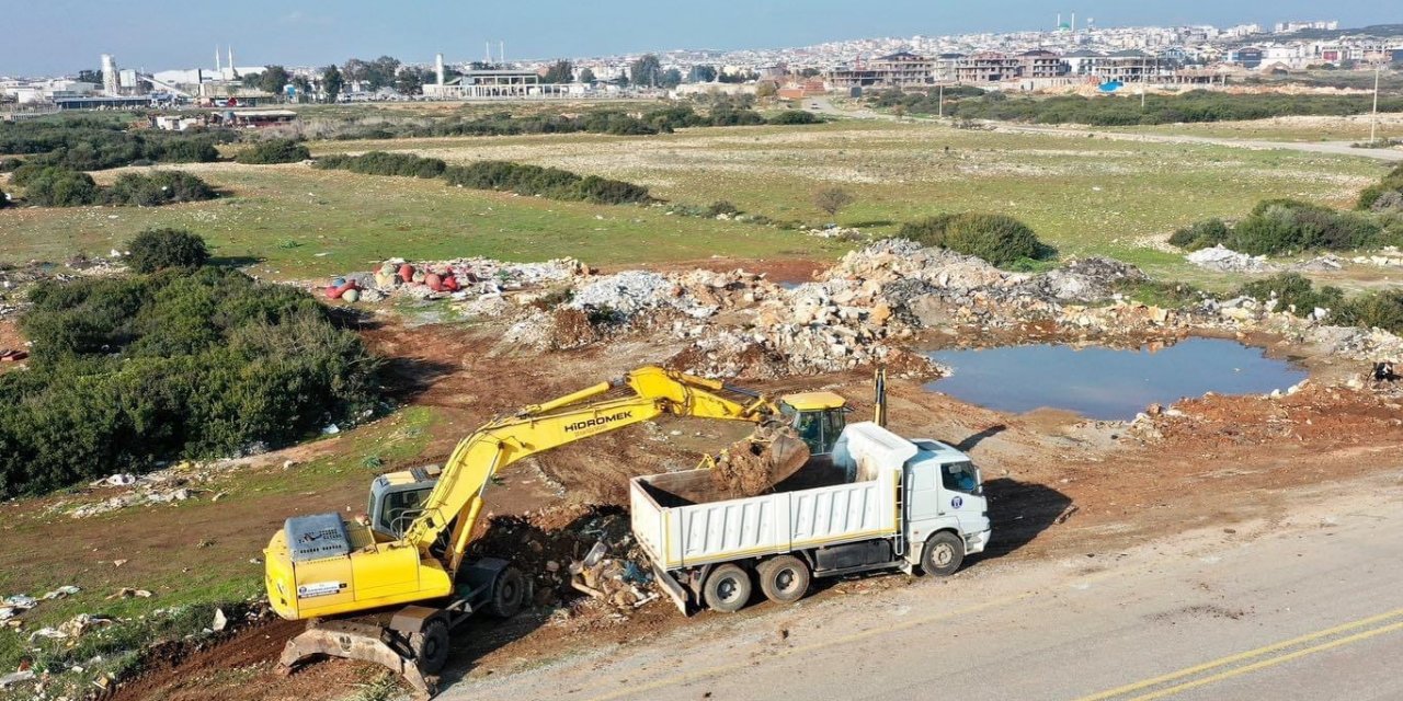 DİDİM’DE MOLOZ TEMİZLEME ÇALIŞMASI YAPILDI