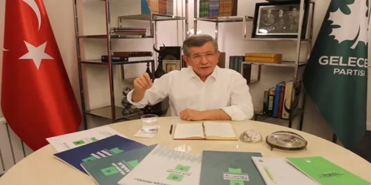 Davutoğlu'ndan Erdoğan'a çağrı: Pelikancılar dahil istediğin gazetecileri al gel