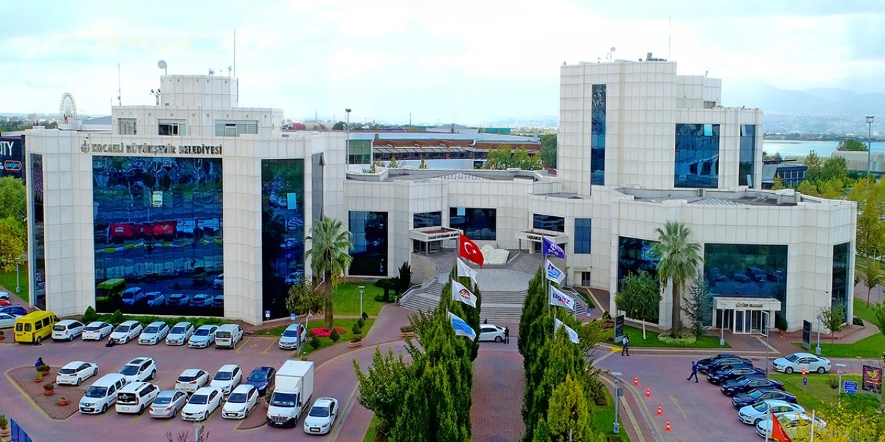 En borçlu belediyeden piknik masası ve banka 23 milyon lira