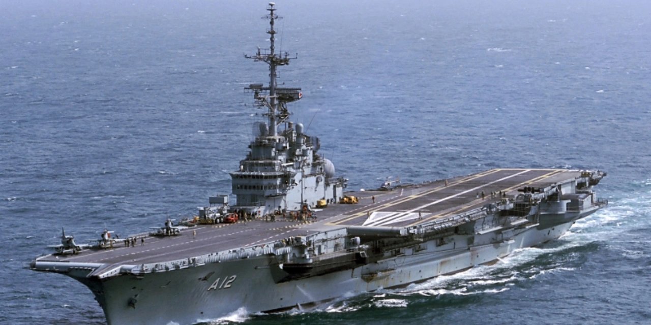 Türk karasularına girişi yasaklanan asbestli Brezilya gemisi okyanusta batırılacak