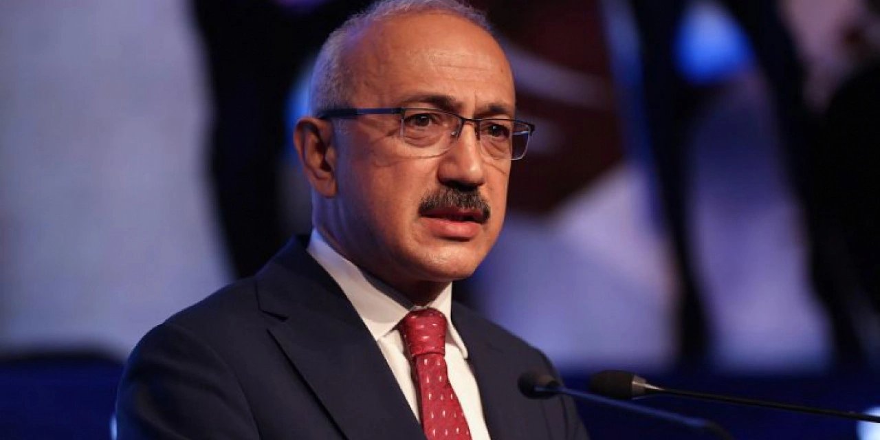 Erdoğan'ın görevden aldığı eski bakan Lütfi Elvan, AKP'nin ekonomi vaatlerini yazacak