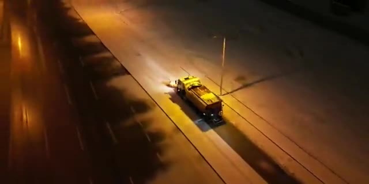 Ankara’da Yollar Tertemiz: Büyükşehirin Karla Mücadele Ekipleri Teyakkuzda