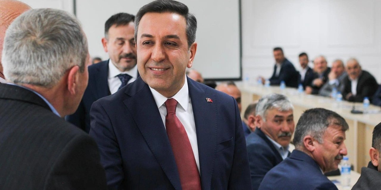 Bakan yardımcısının memleket aşkı: 'Çorum'un maçlarını bile MSB logosuyla duyuruyor'