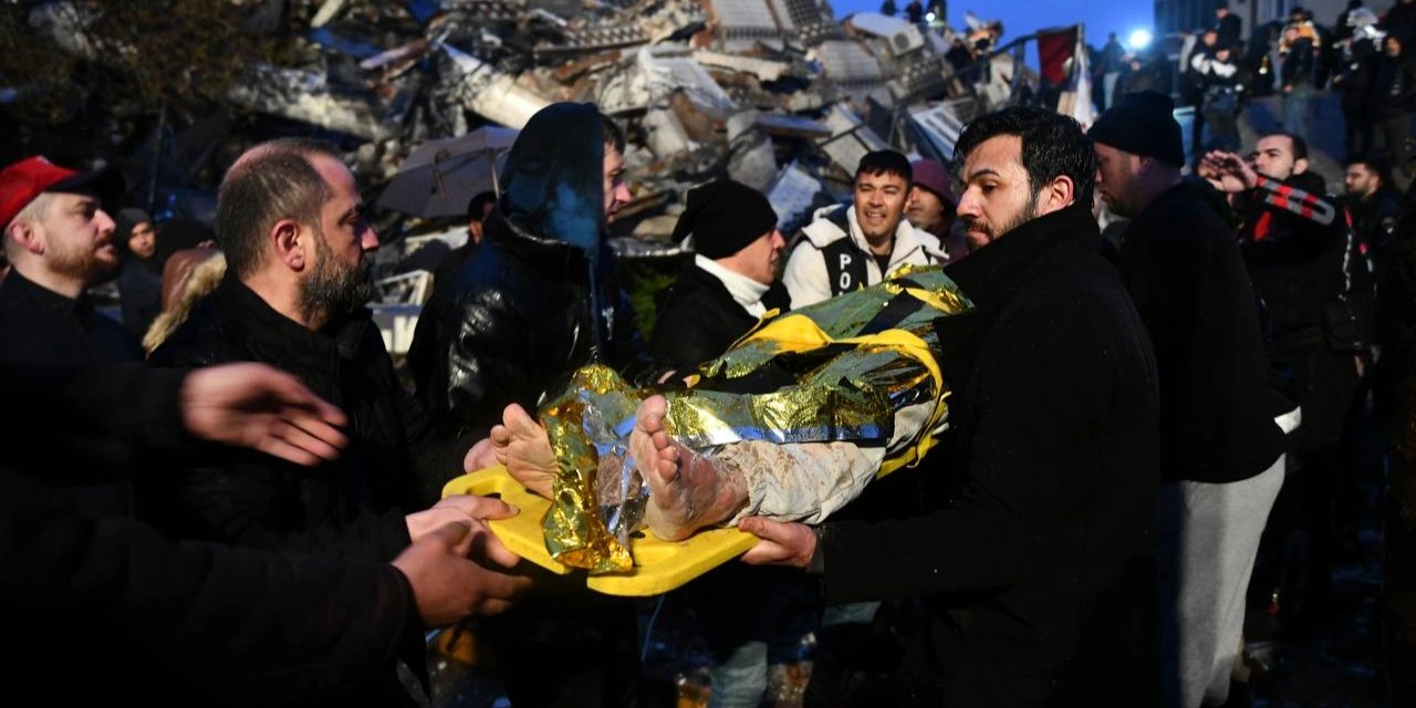 Kahramanmaraş’ta 30-40 milli güreşçi enkaz altında