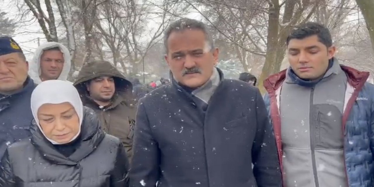 Milli Eğitim Bakanı Özer: Tüm Türrkiye'de okullar 13 Şubat'a kadar tatil edildi
