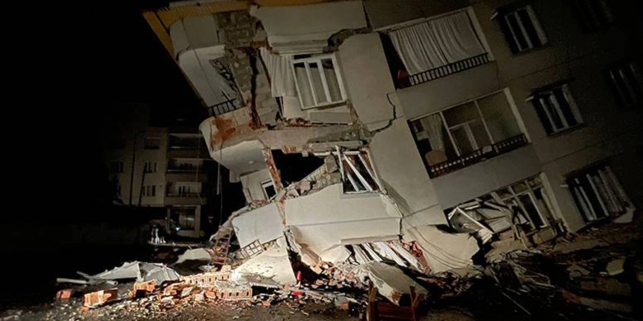 Müdahale edilmeyen apartmanlar var: AFAD bağış istedi, vatandaş 'deprem vergileri nerede' dedi