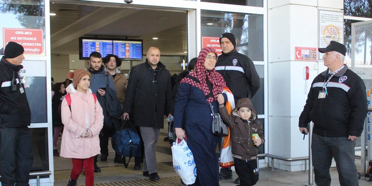 Deprem bölgesinden 100 bin insan 21 kentteki otellere yerleştirildi
