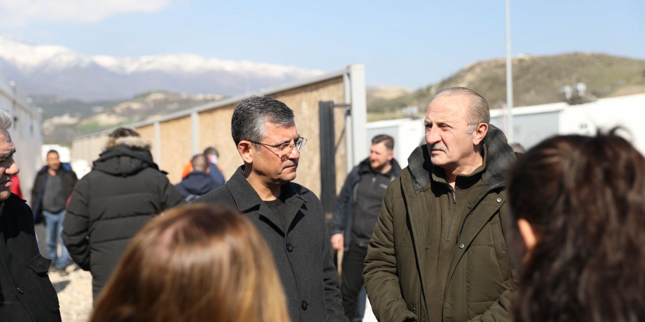 BAŞKAN ATABAY DEPREM BÖLGESİNE GİTTİ