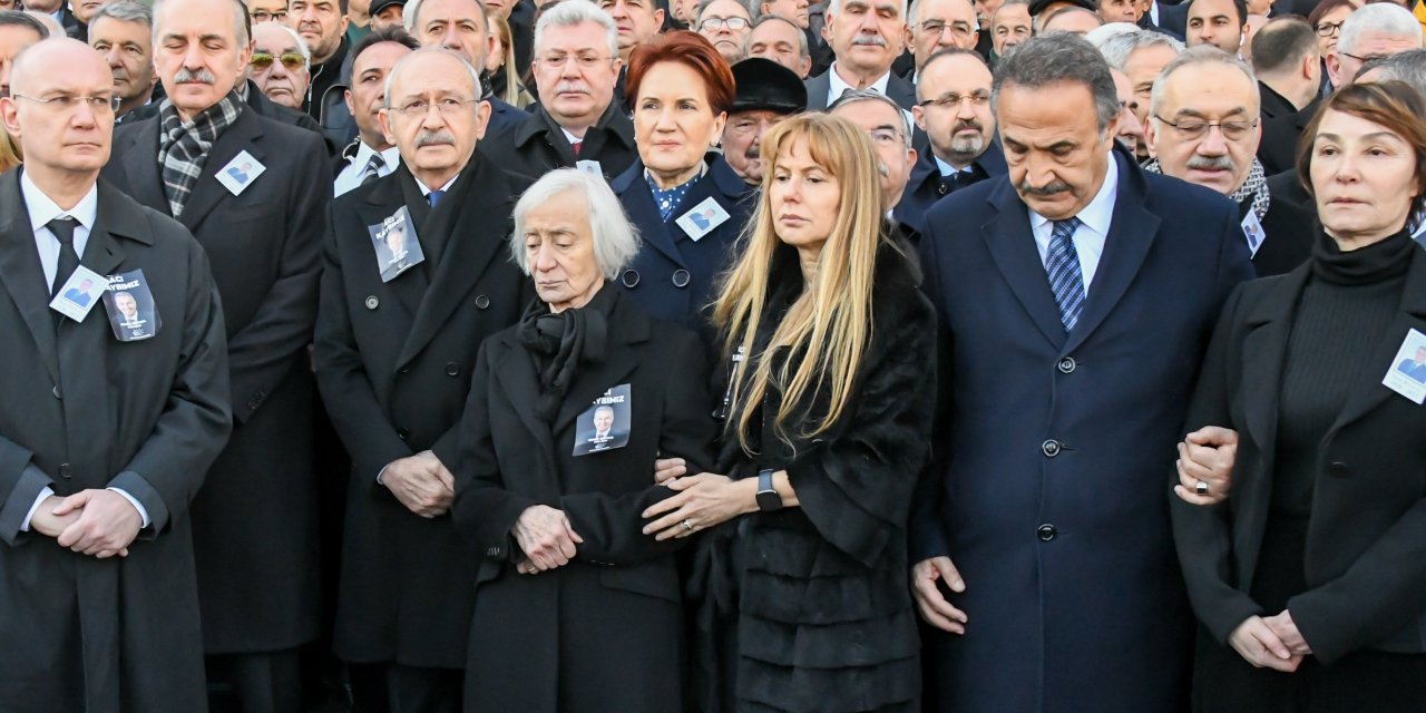 Kılıçdaroğlu, Baykal'a veda töreninde konuştu: "Mustafa Kemal’in iki büyük eserinde de unutulmayacak izleriniz, emekleriniz var"