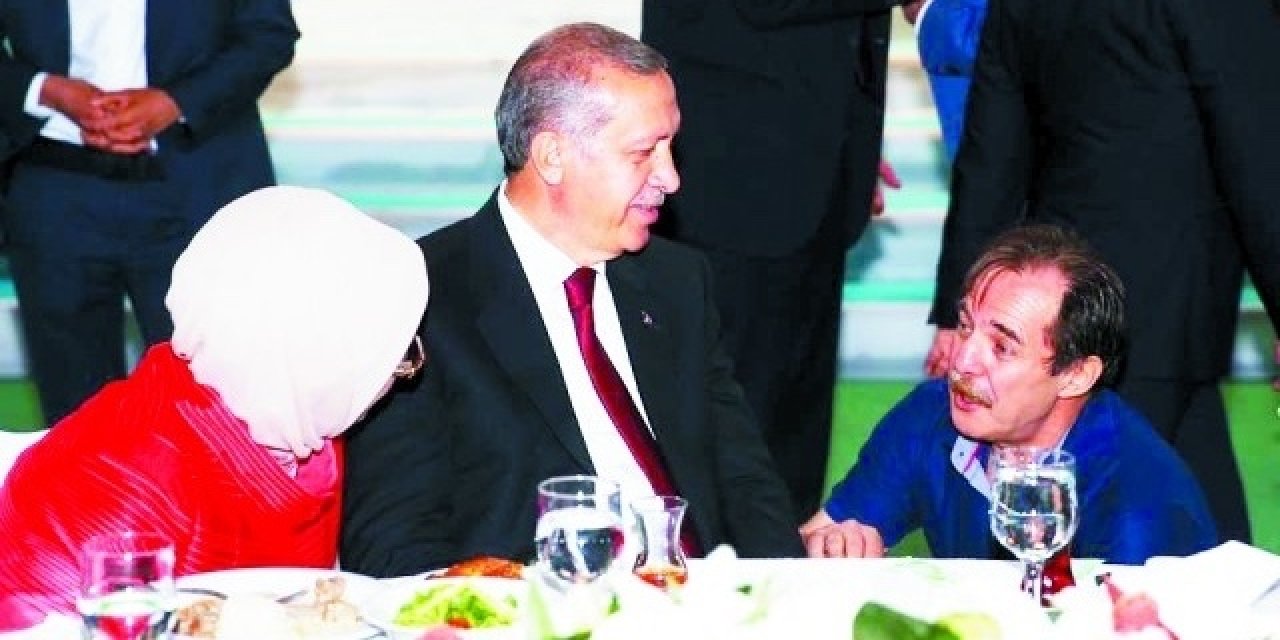AKP Genel Başkanı ve Cumhurbaşkanı Tayyip Erdoğan'ın eski basın danışmanı Ahmet Tezcan'dan, 'AHaber ekibinin  haberleri olsun eleştirisi!'