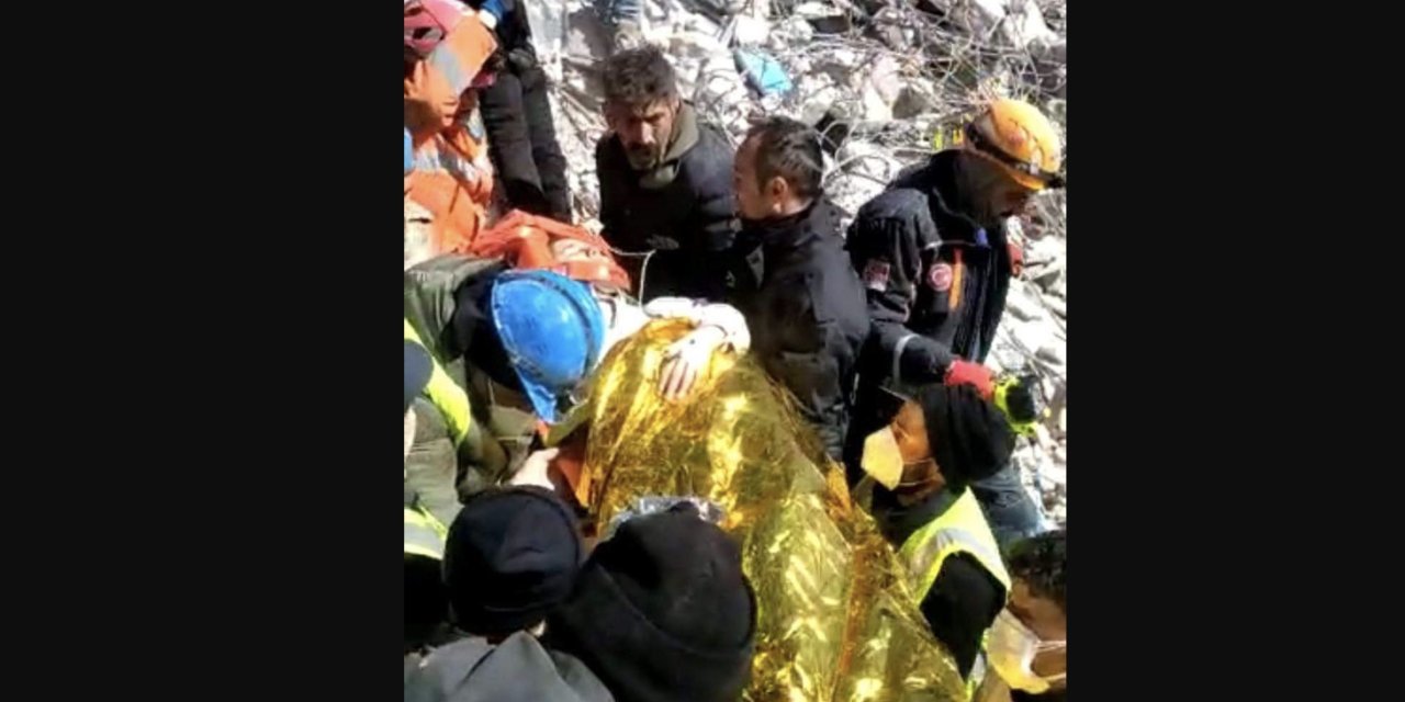 17 yaşındaki Aleyna, 248 saat sonra enkazdan çıkarıldı