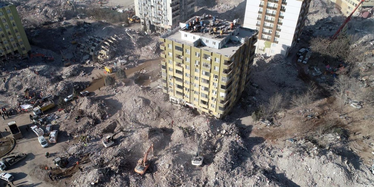 Enkaz kaldırmada çevresel risk uyarısı