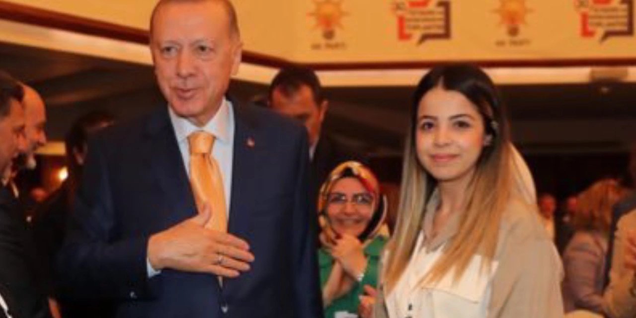 AKP'li Dörtkardeş'in depremzede çocukla çektirdiği fotoğraf tepki çekti