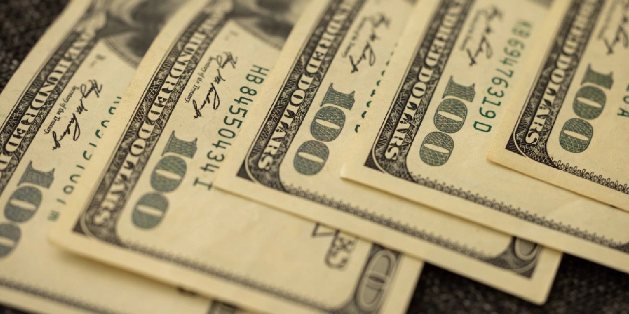 Bloomberg'den dolar için kritik tahmin: Düşüş sürebilir!