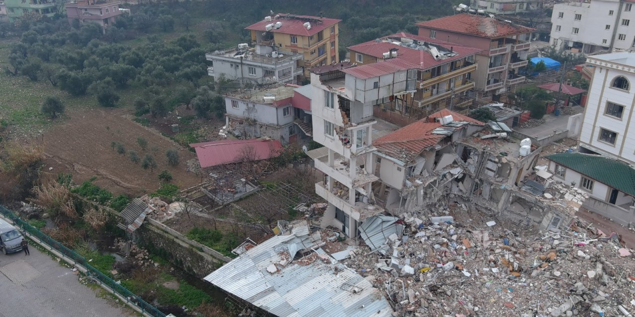 BM: Depremde 1,5 milyon kişi evsiz kaldı, en az 500 bin konut gerekiyor