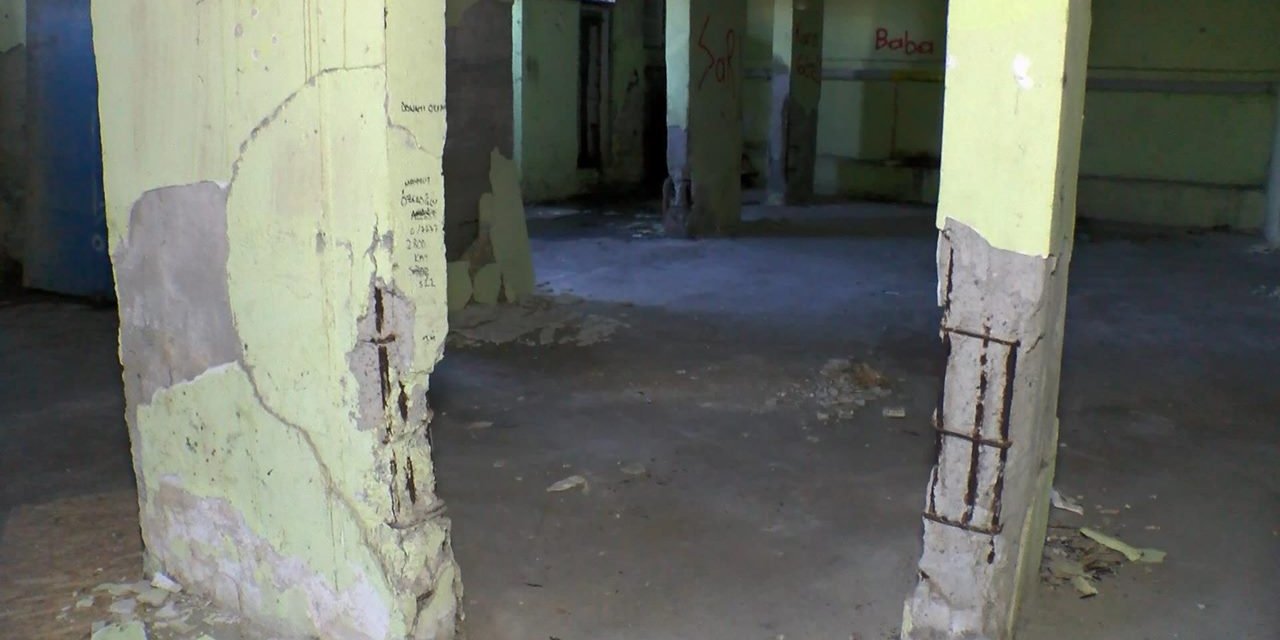 Mühürlendi ama kentsel dönüşüme giremedi; 32 daireli apartmanda insanlar tedirgin