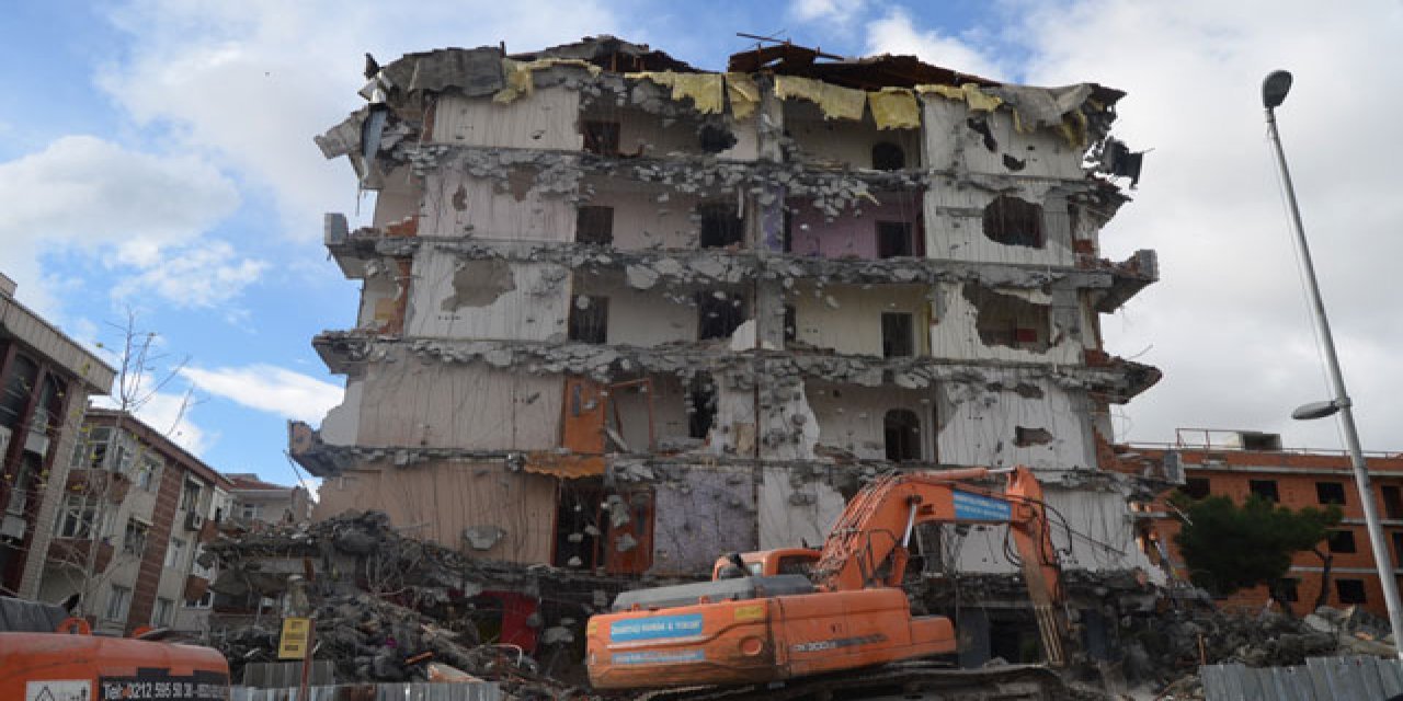 Çiğdem Toker: Mart ayında temeli atılmak üzere planlanan 200 bin konut..Üç günde 3770 konut için 6 milyarlık sekiz ihale yapıldı