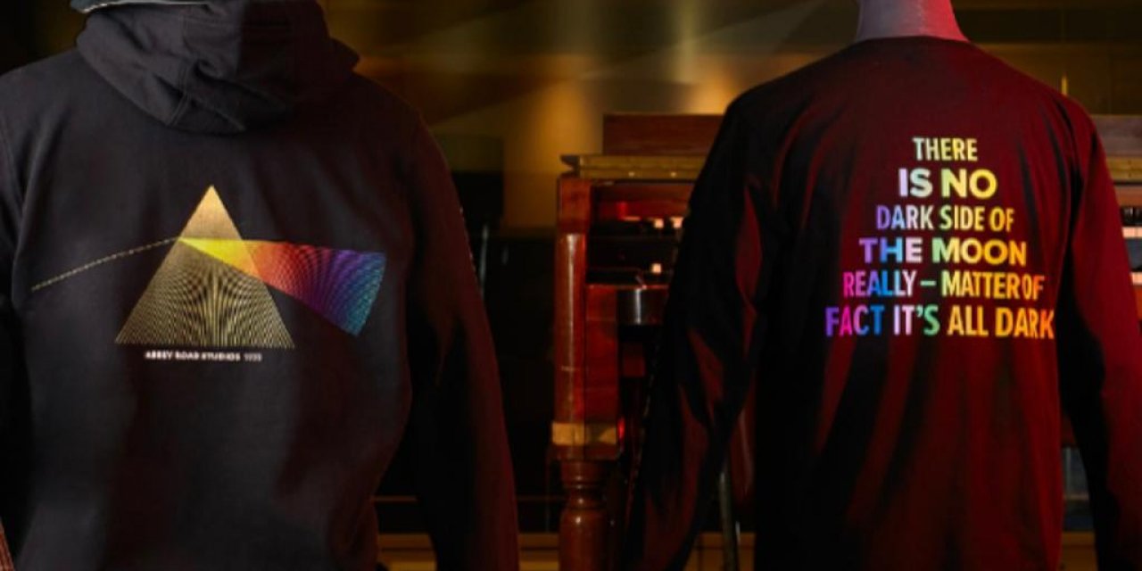 Ertuğrul Özkök yazdı: Bu çarşamba öyle bir tişört geliyor ki; tribün çok karışacak