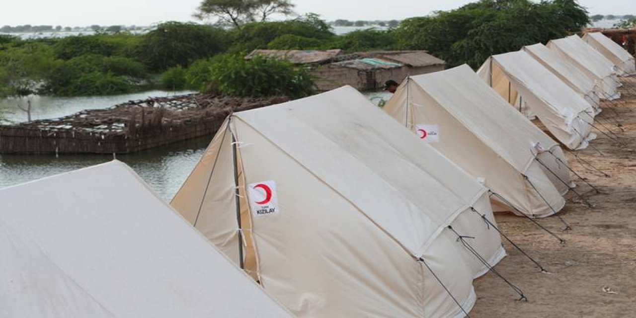 Depremde parayla çadır satan Kızılay'a tepki