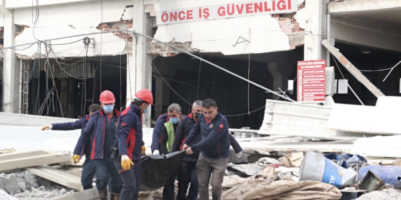 Kahramanmaraş'ta bir metal fabrikası çöktü: 1 ölü, 4 yaralı