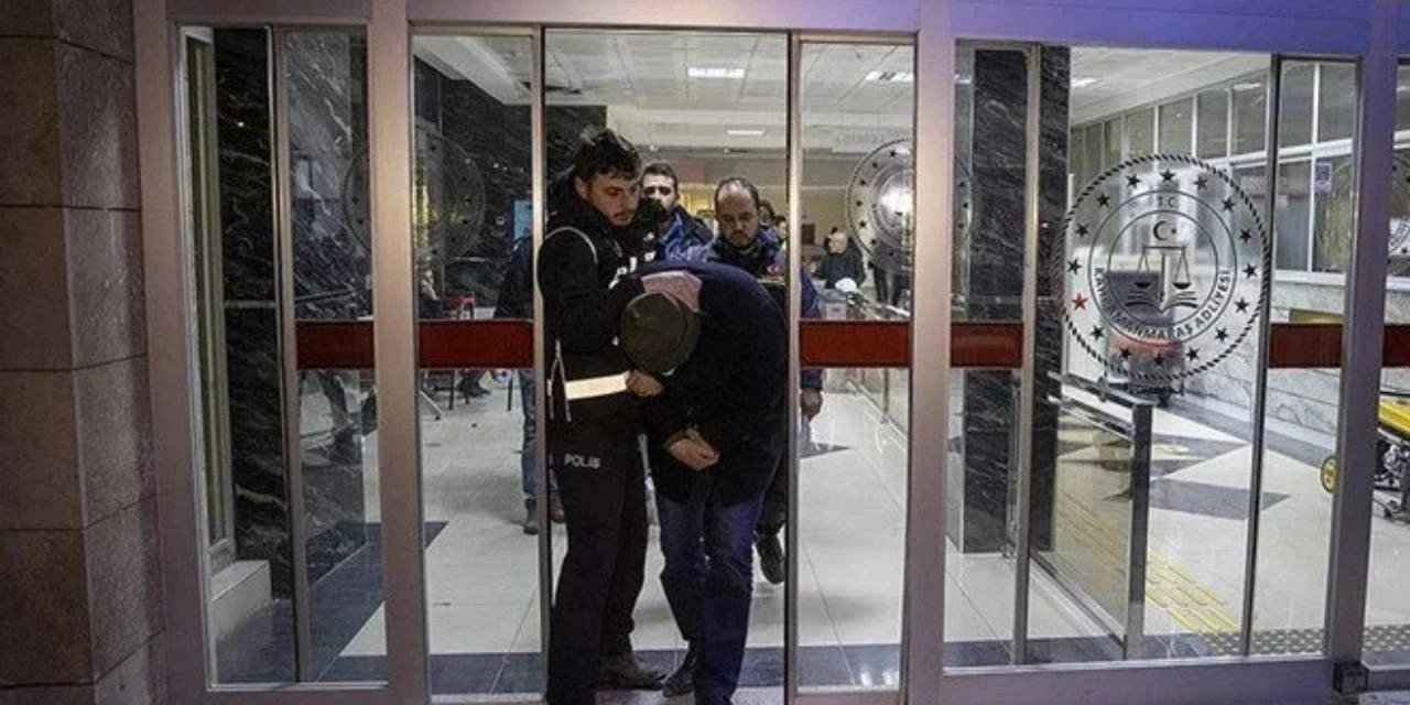 Depremlerde yıkılan binalarla ilgili tutuklananların sayısı 203'e yükseldi