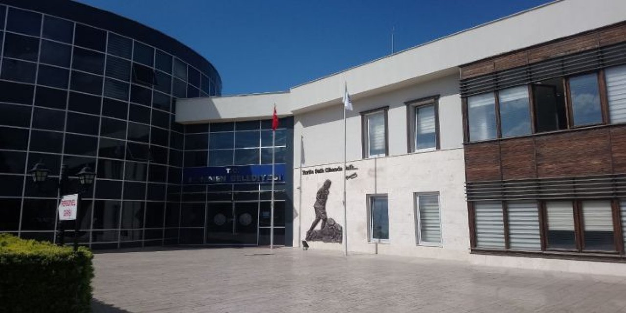 Menemen Belediyesi’ne operasyon! İstifa eden Belediye Başkanı ve yardımcıları gözaltına alındı