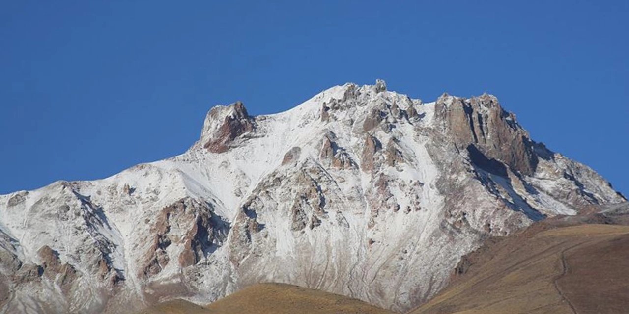 Depremlerin ardından 'volkan' iddiaları: 'Erciyes patlamayacak'