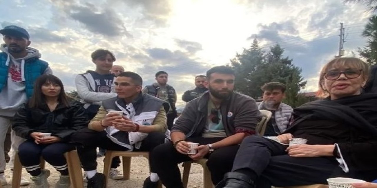 Sezen Aksu, Hatay'da depremzedeleri ziyaret etti