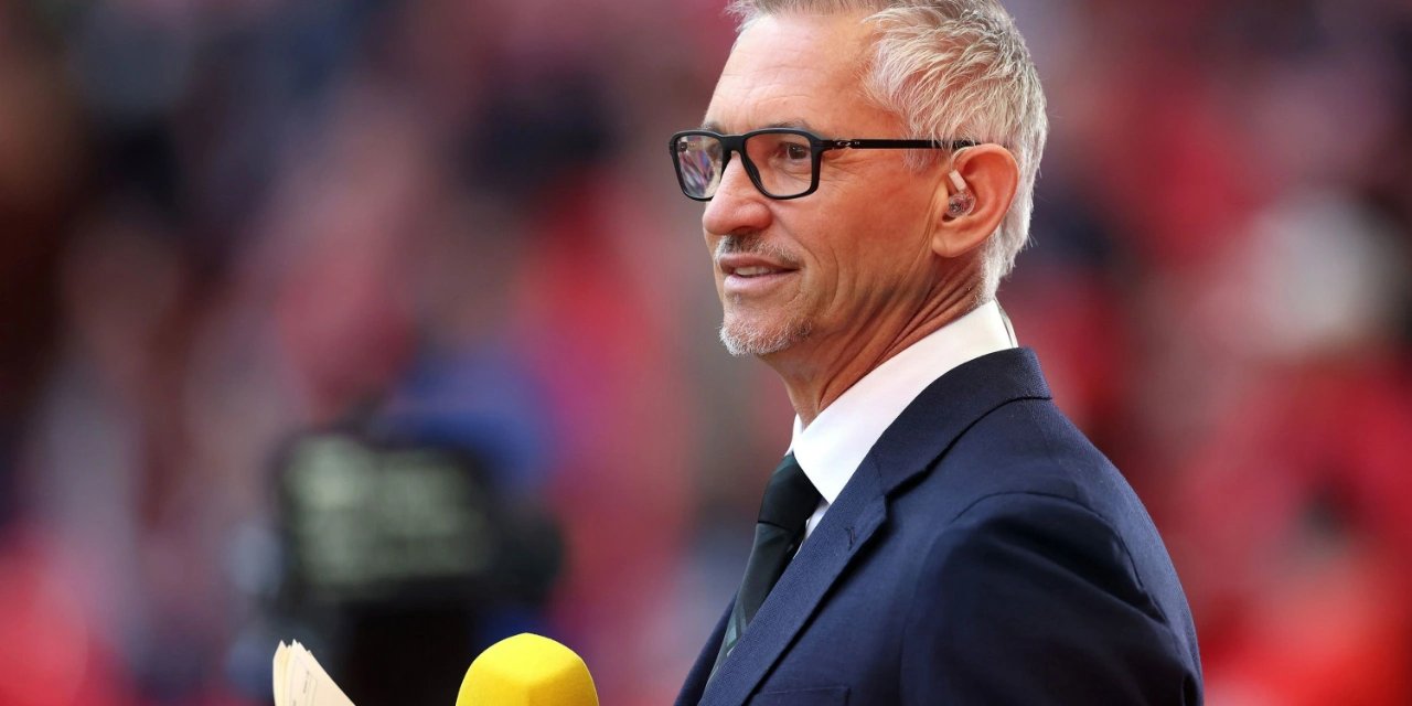 Hükümeti eleştirince görevine ara verildi: İngiltere, BBC sunucusu için ayakta