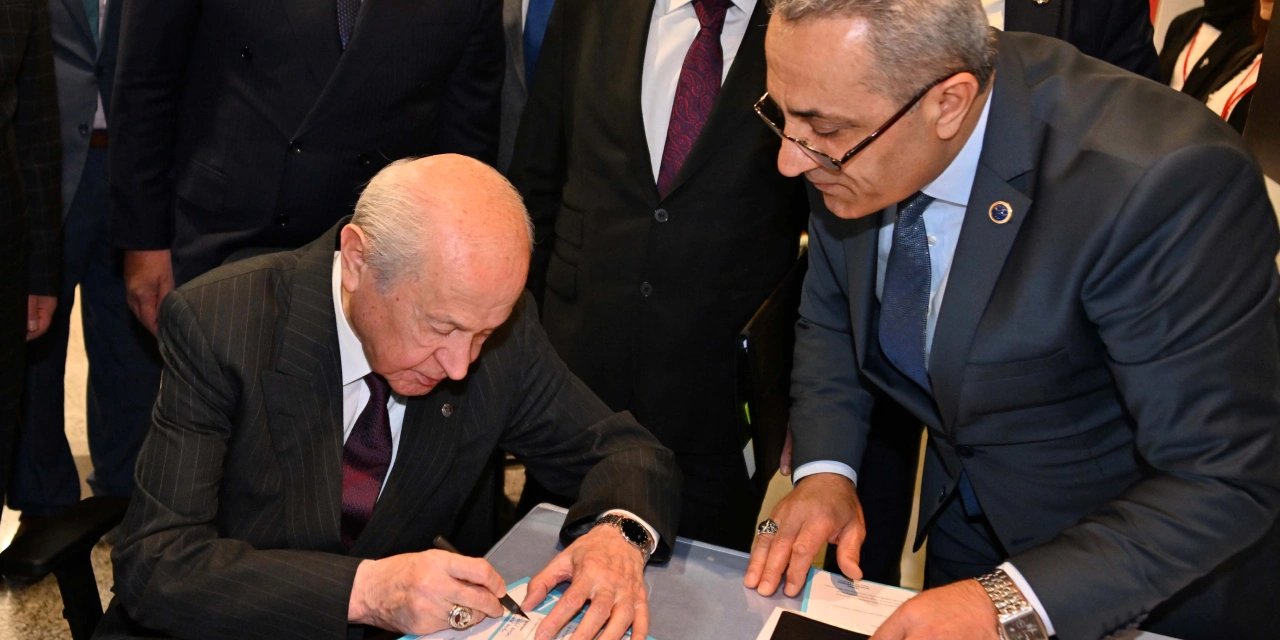 Bahçeli, milletvekili adaylık başvurusunu gerçekleştirdi