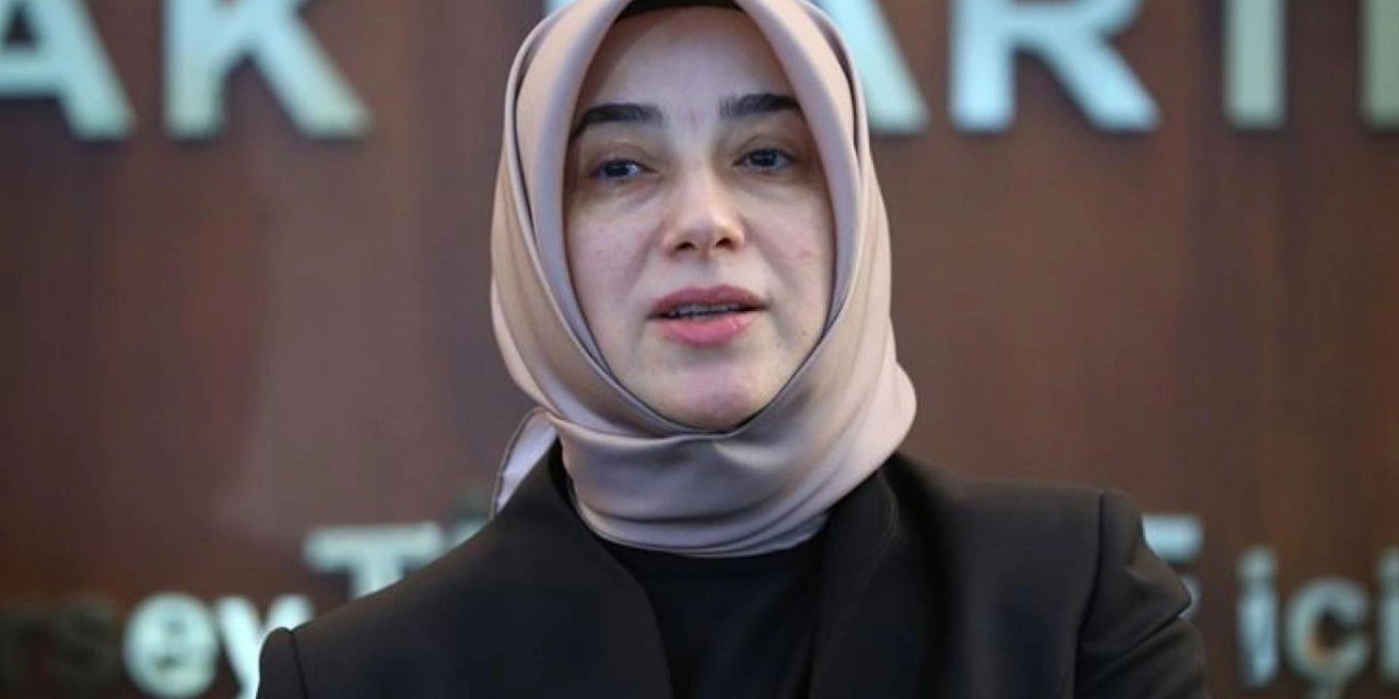 AKP'li Özlem Zengin: Bizim mahalle kadınların değiştiğini göremiyor