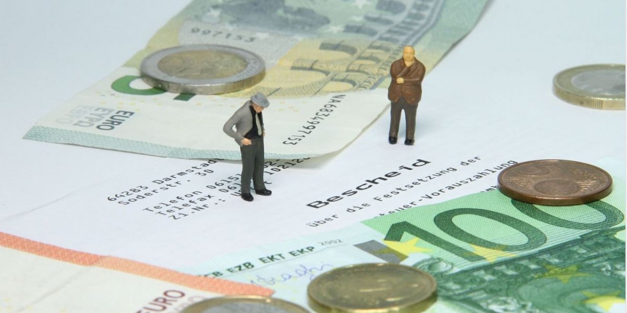 Mehmet Çetingüleç yazdı: "Borç batağında siyaset!"